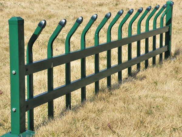 锌钢草坪护栏图片1
